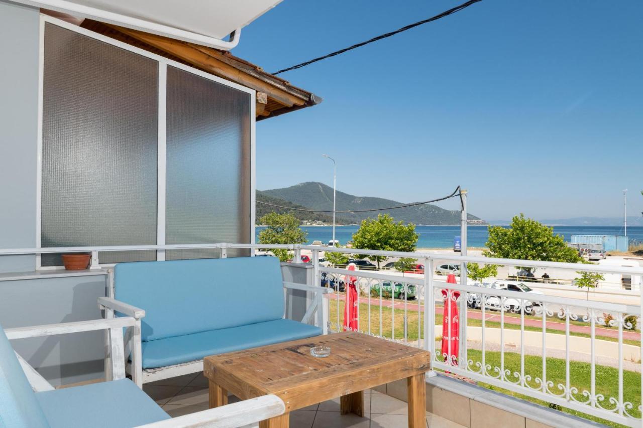 Urban Sea Side Apartments Лименас Екстериор снимка