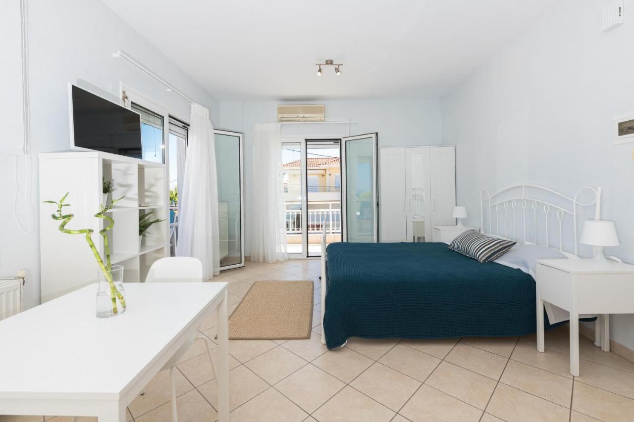 Urban Sea Side Apartments Лименас Екстериор снимка
