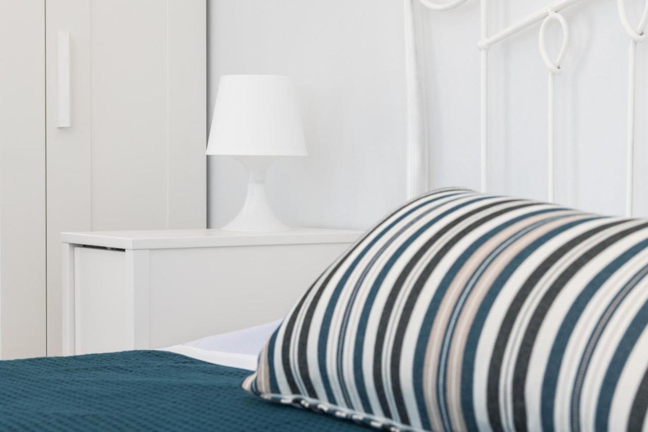 Urban Sea Side Apartments Лименас Екстериор снимка