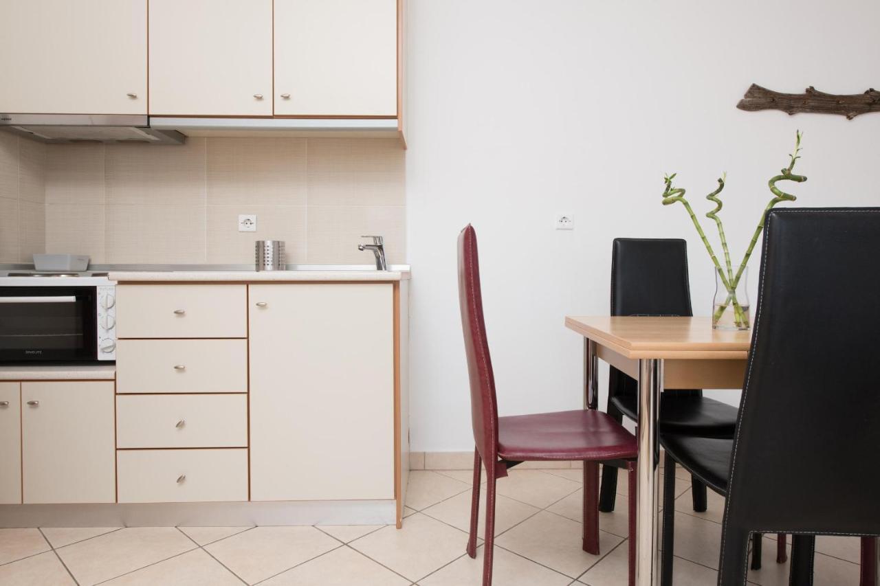 Urban Sea Side Apartments Лименас Екстериор снимка